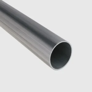 Tubo redondo de acero con acabado pulido, versátil y resistente, apto para aplicaciones estructurales e industriales.
