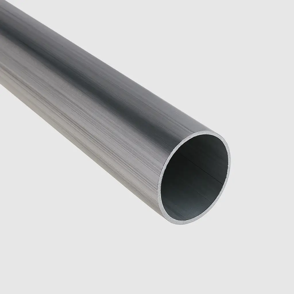 Tubo redondo de acero con acabado pulido, versátil y resistente, apto para aplicaciones estructurales e industriales.